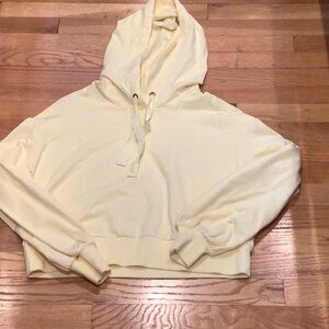 4/$12 NWOT cropped sweatshirt
